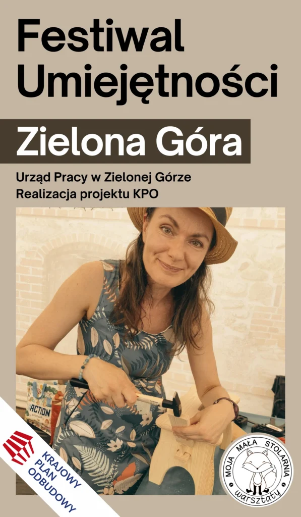 Pani wykonuje drewniany taboret dawną metodą stolarską na klin, bez użycia gwoździ, jest w Skansenie W Zielona Góra - Ochla. 