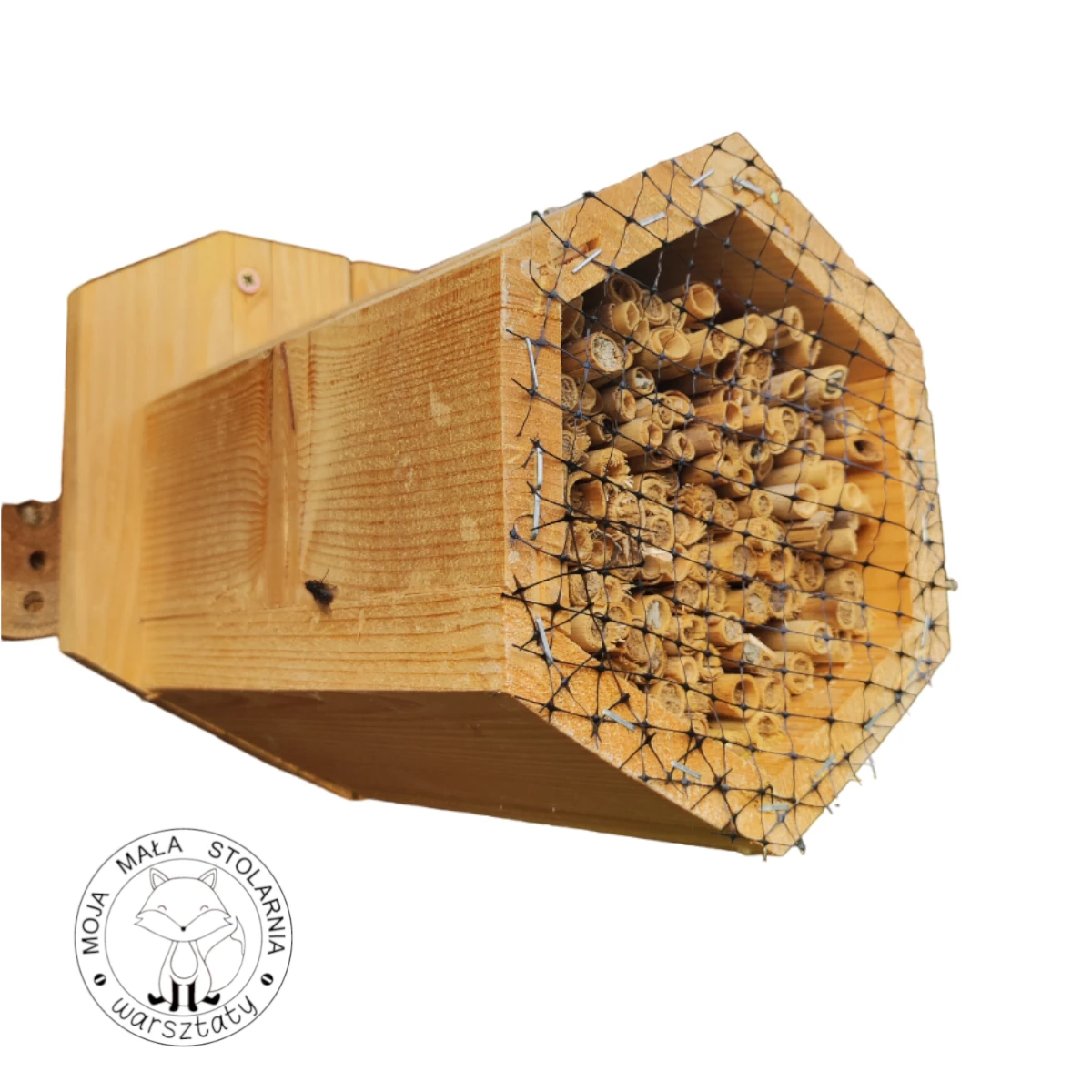 hotel dla dzikich pszczół murarek wykonany przez panie z koła gospodyń wiejskich na warsztatach z biologiem - ekologia i wsparcie zapylaczy - Moja Mała Stolarnia