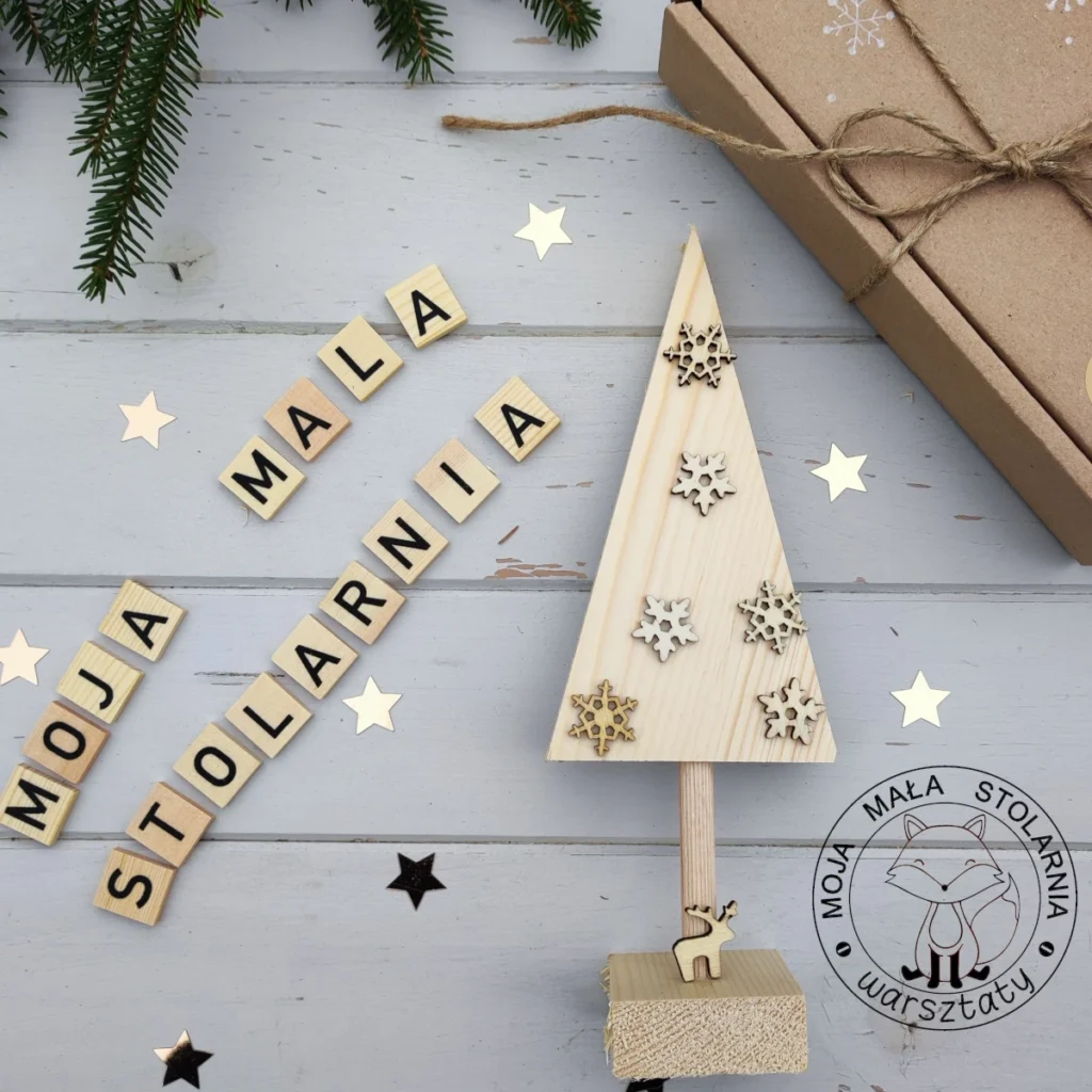 choinka z drewna w kształcie trójkąta do malowania